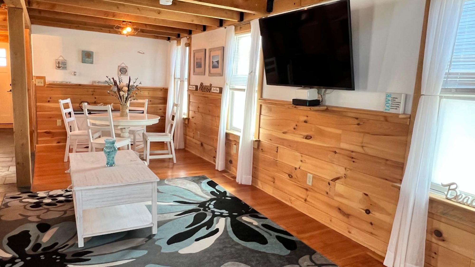 Nautical Beach Properties 햄튼 외부 사진